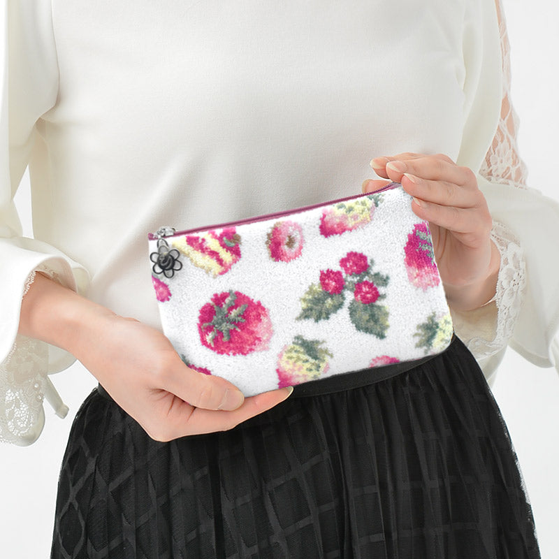 日本製 ストロベリー柄 フラットポーチ